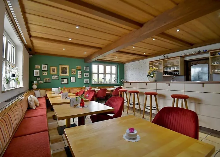 Cafe Und Hotel Zum Gruenen Baum