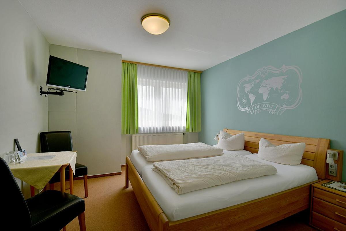 Cafe Und Zum Gruenen Baum Hotel