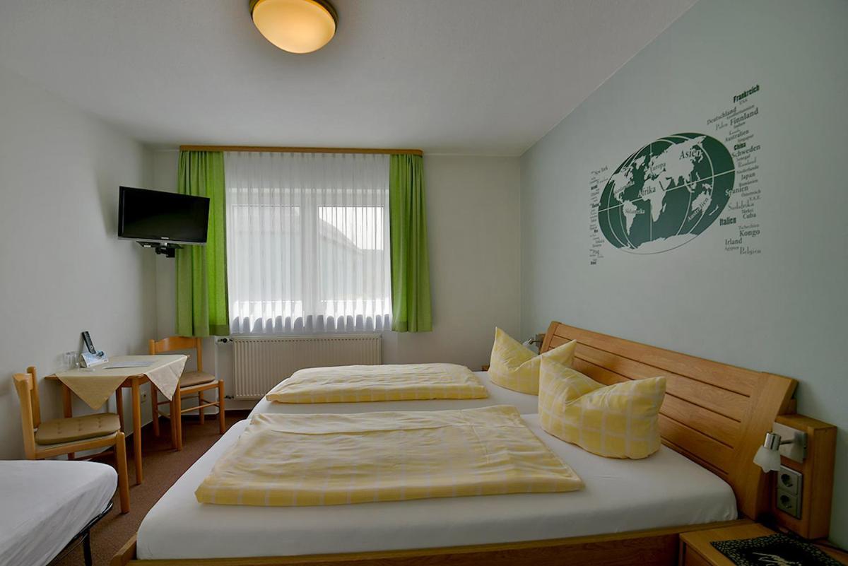 Cafe Und Zum Gruenen Baum Hotel
