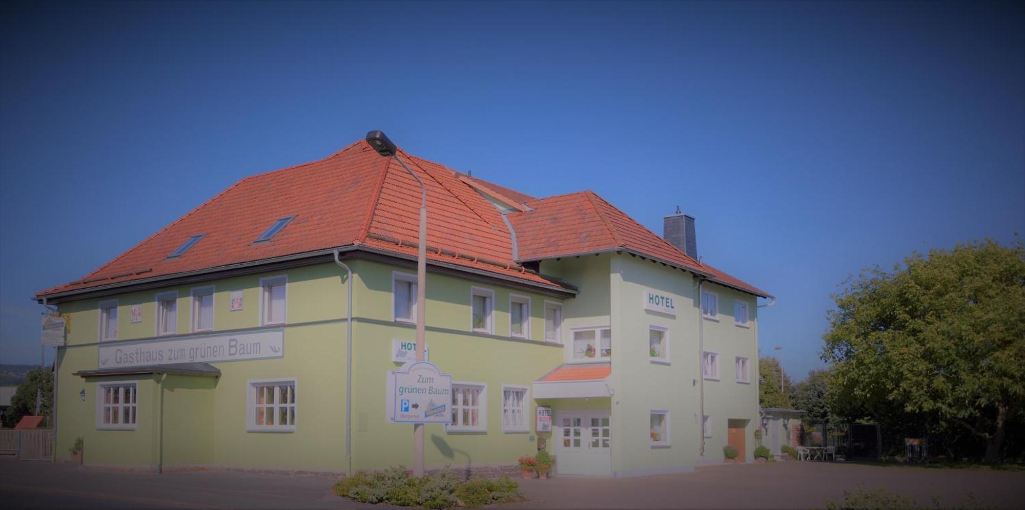 Hotel Cafe Und Zum Gruenen Baum 3*
